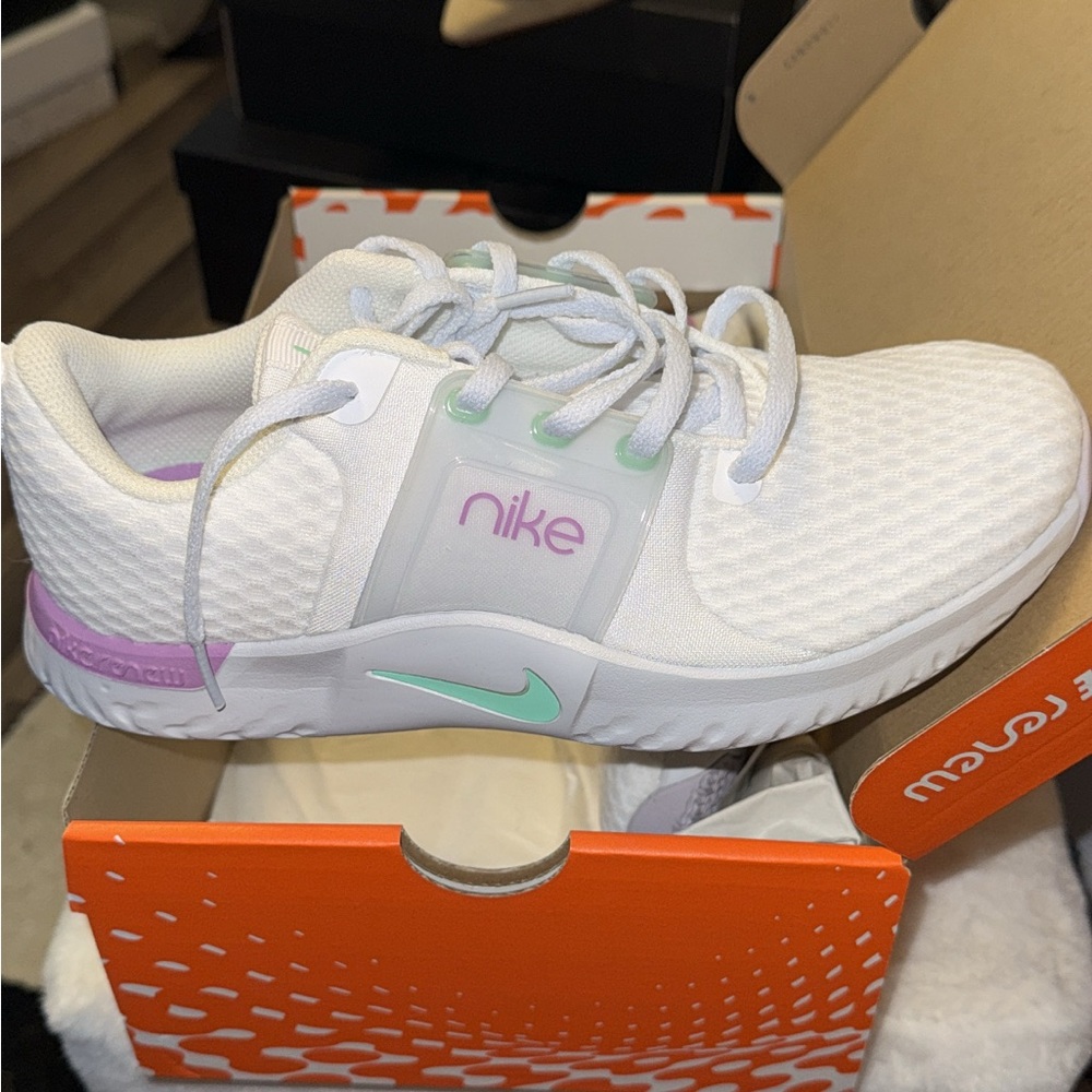 New In Box Nike Renew 8 Running Shoes - Picture 2 of 5